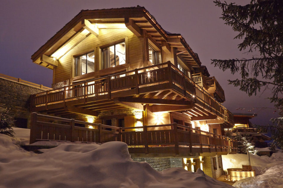 Ultra modern chalet with deluxe wellness facilities - Courchevel