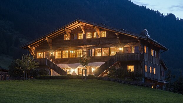 SUPER LUXURIOUS TRADITIONAL SWISS CHALET WITH SPA - GSTAAD