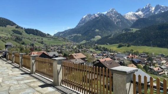 ADORABLE HOUSE WITH GREAT MOUNTAIN VIEWS - GSTAAD