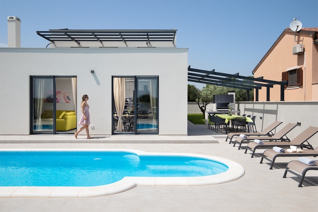 Futuristic posh villa near the market and spots - Croatia
