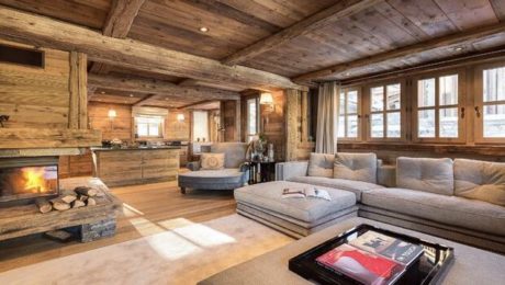 Living Room with fireplace