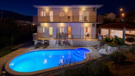 Night View Enitre Villa