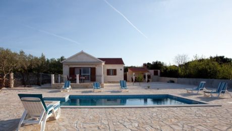 front pool view