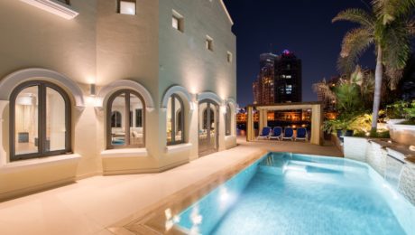 villa night view