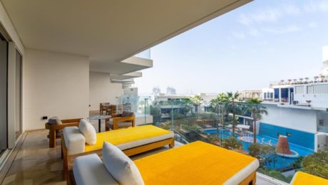Dubai Holiday Flat with Private Beach
