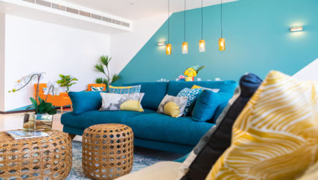 Deluxe Arabian Flat with Sea Views and near Shops