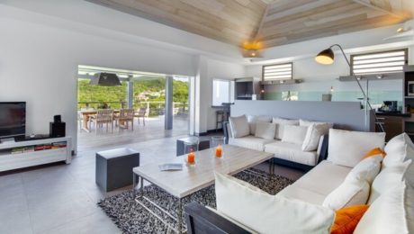 COZY DELUXE VILLA WITH PANORAMIC SEASCAPE