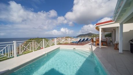 ENJOY SUNSET OF GUSTAVIA PORT IN POSH CREOLE-STYLE VILLA