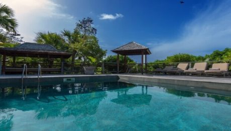 HILLSIDE PARADISE VILLA OVERLOOKING FLAMANDS BEACH