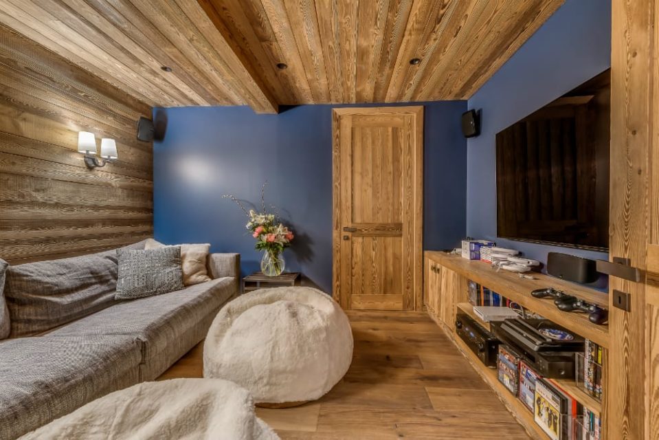 7 tv room