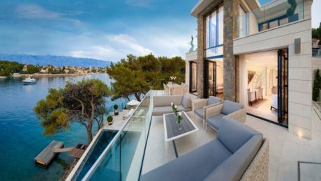 PREMIUM SEAFRONT VILLA BY THE SILENT BAY OF SUMARTIN