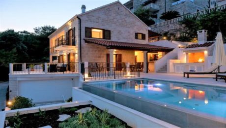 TRADITIONAL STONE VILLA WITH LUXURIOUS DESIGN AND COMFORT