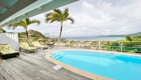 BRILLIANT TROPICAL VILLA WITH RELAXING SCENERY