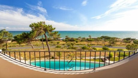 CLEAR BLUE VILLA WITH STUNNING BEACHFRONT VIEWS