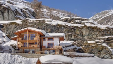ESPECIAL FREESTANDING CHALET NEAR MATTERHORN EXPRESS